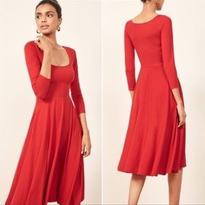 REFORMATION Scoop Neck Midi Length Dress
Size: L
